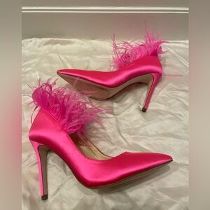 Jessica Simpson Hot Pink Paxtey Feather Pumps
Size 8.5